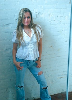 18 year old cutie Riley Reid taking cumshot on face from long penis